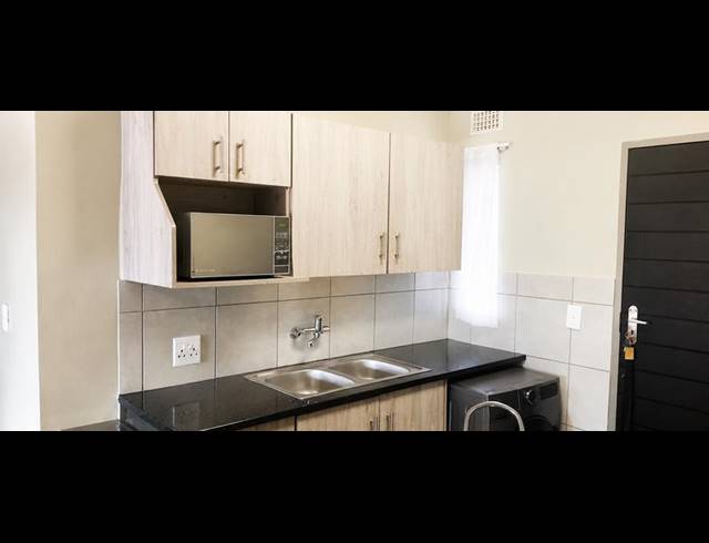 2 BEDROOM APARTMENT FOR SALE IN HEUWELOORD